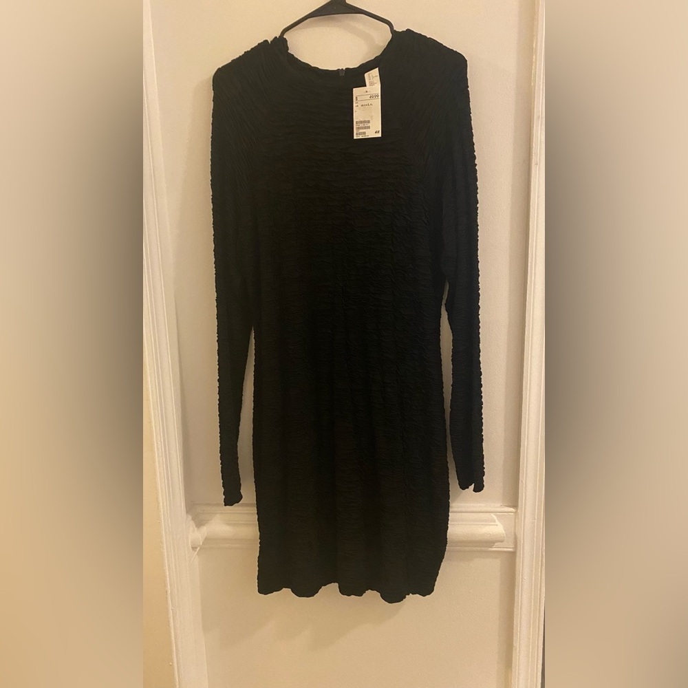 H&M Black Textured Long Sleeve Midi Dress